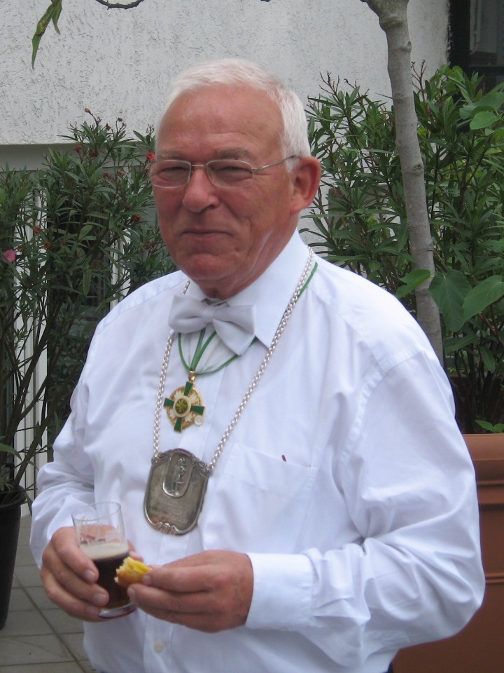 Ehrenhauptmann Klaus J. mit Kette