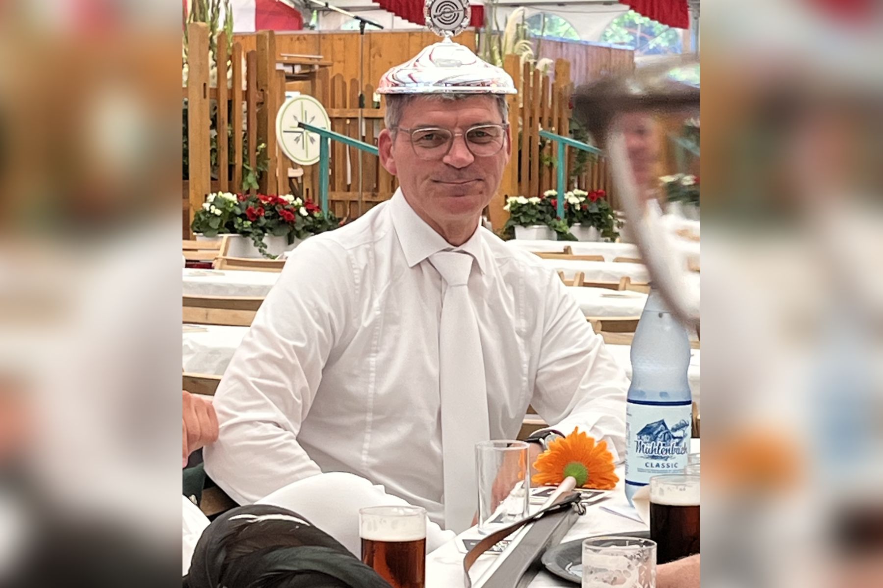 Mark M. mit Aluhut